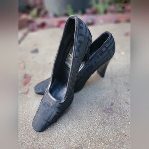 VINTAGE FENDI BLACK ON BLACK PUMPS size 7 1/2